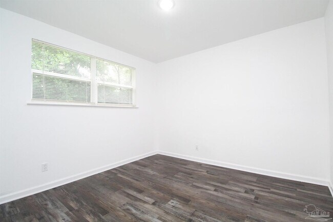 Building Photo - 150 E Ensley St