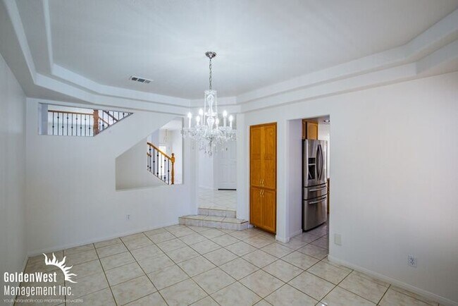 Building Photo - Modern & Inviting 4Bdm 2.5Ba Home with Private Pool