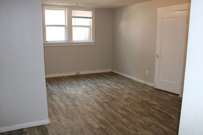Building Photo - 340 N 16th St