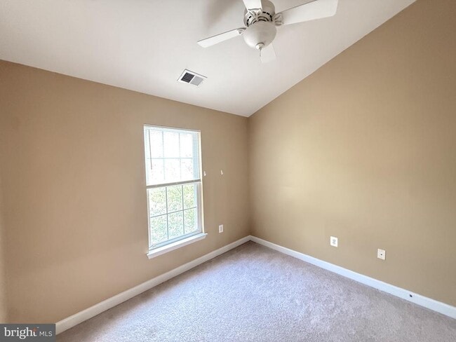 Building Photo - 4228 Lower Park Dr