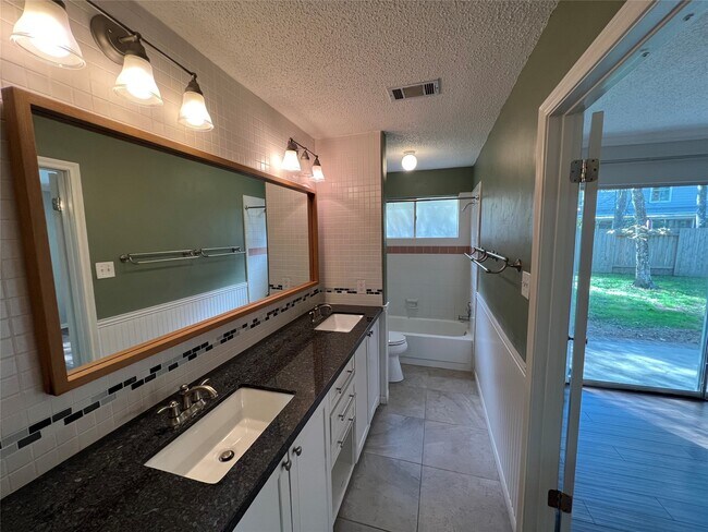 Building Photo - 38 Meadow Cove Dr