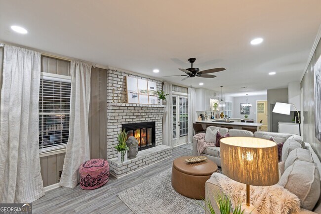 Building Photo - 2984 Blackberry Ln