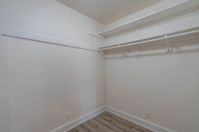 Building Photo - W 14th St Duplex