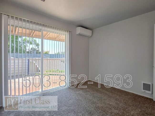 Building Photo - 8500 SW Canyon Dr