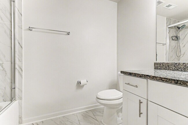 Building Photo - Newer 3-bedroom home available now in Colo...