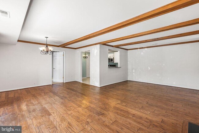 Building Photo - 403 Mountainview Dr