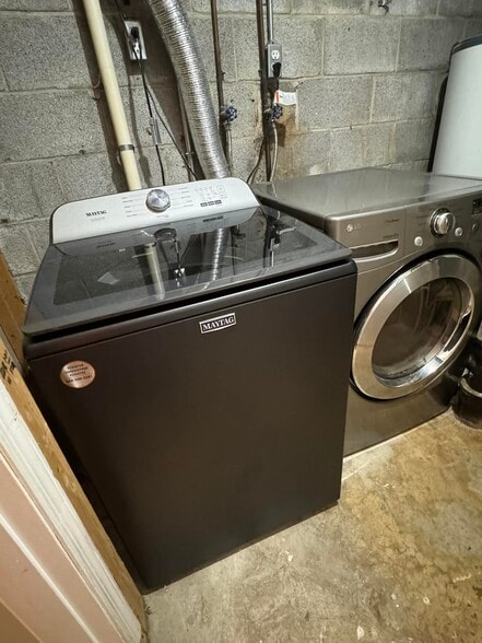 Building Photo - 4204 Tremont St