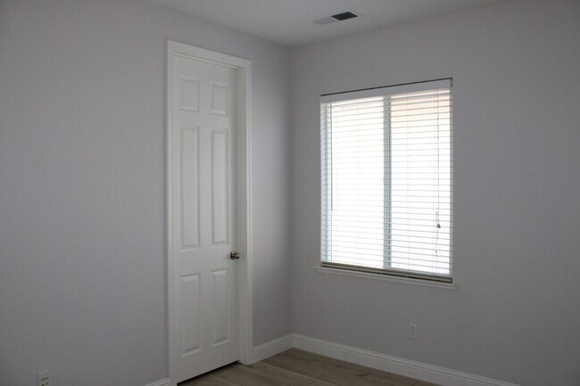 Building Photo - 2645 Flintlock Ln