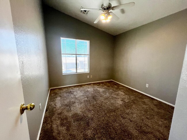 Building Photo - 1631 N Garrett Dr