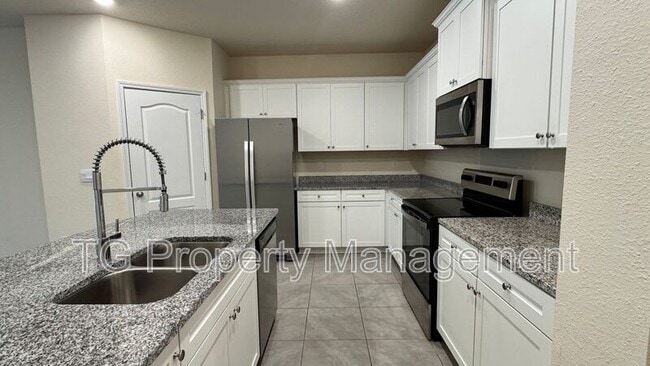 Building Photo - 124 Pasadena Dr