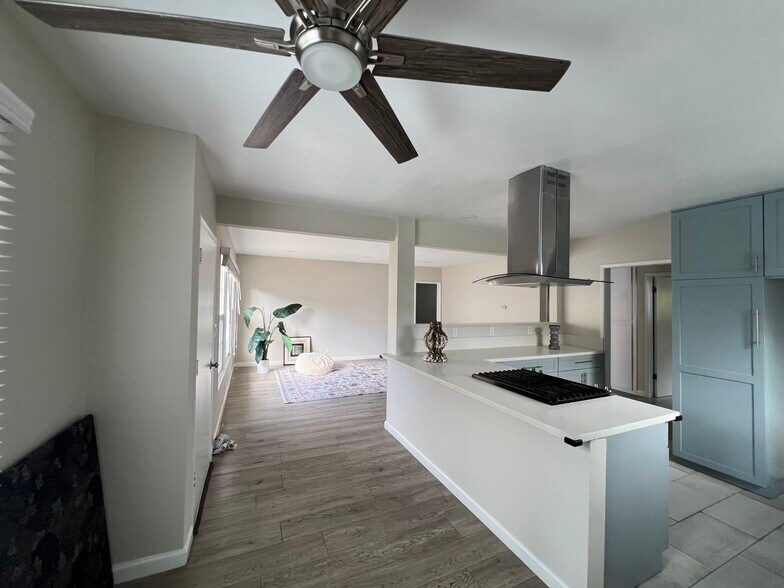 Building Photo - 15430 Freeman Ave