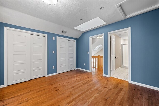 Building Photo - 48 Pointe Rok Dr