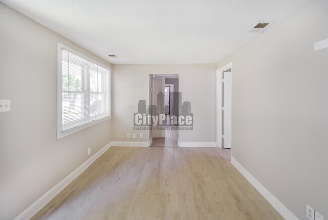 Building Photo - 1822 S Chester Ave