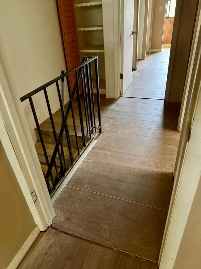 Building Photo - ROYAL OAK TOWNHOUSE