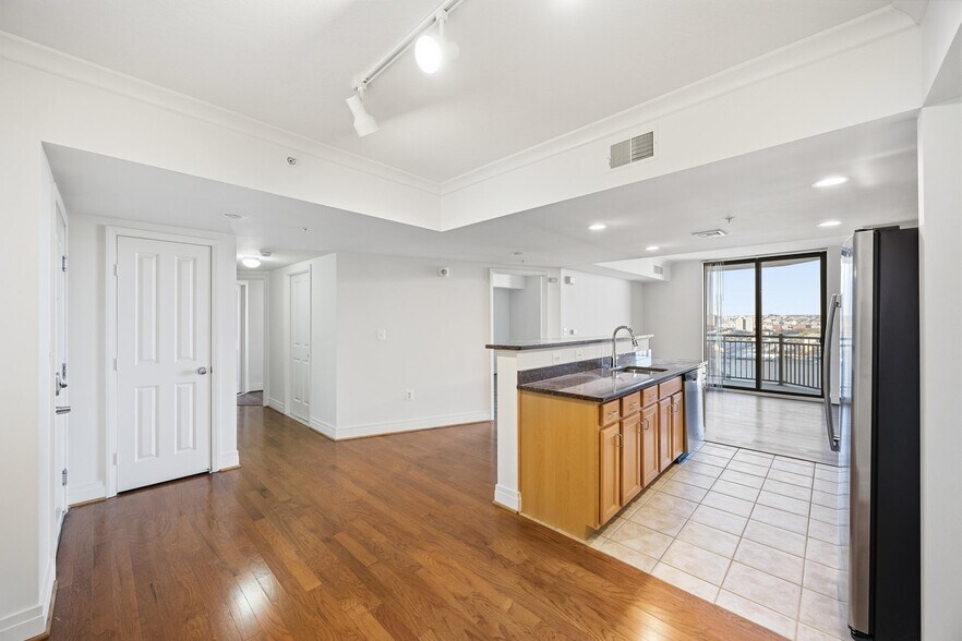 Building Photo - 414 Water St