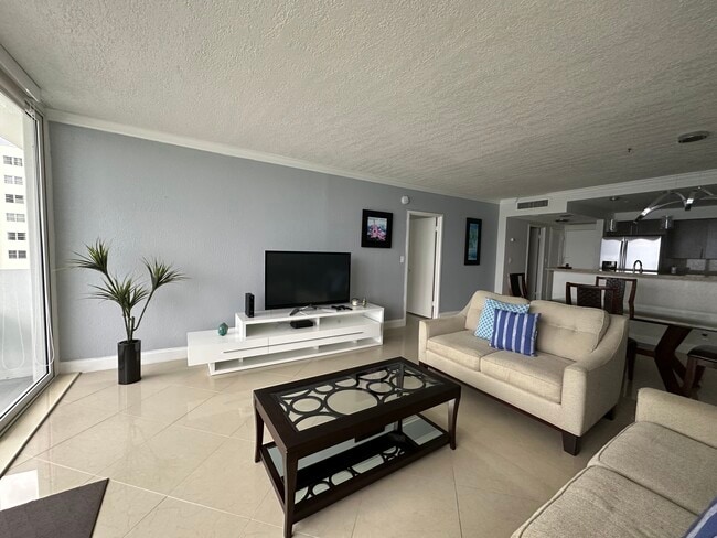 Building Photo - 3725 S Ocean Dr