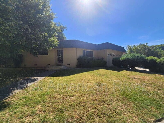 Building Photo - 977 Briarcrest Way