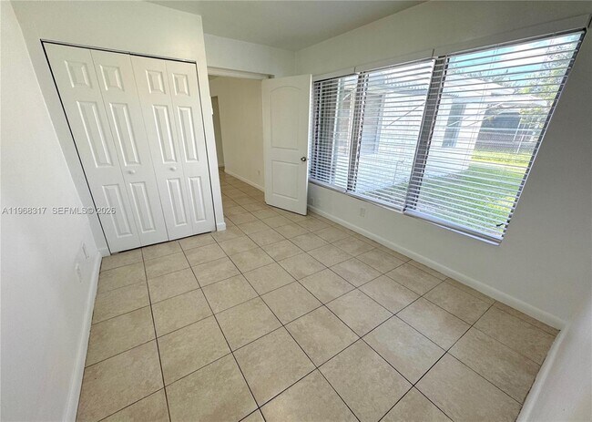 Building Photo - 1641 NW 24th Terrace