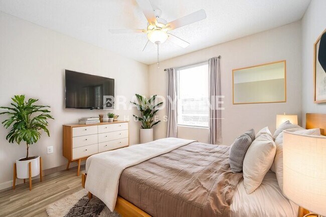 Building Photo - 509 Narnia Ct