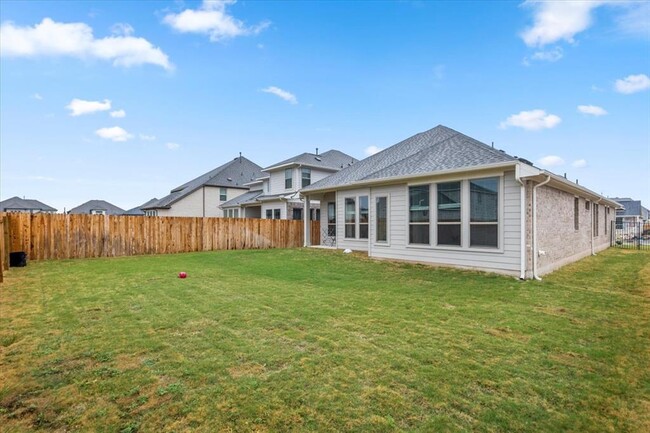 Building Photo - 216 Hollister Dr