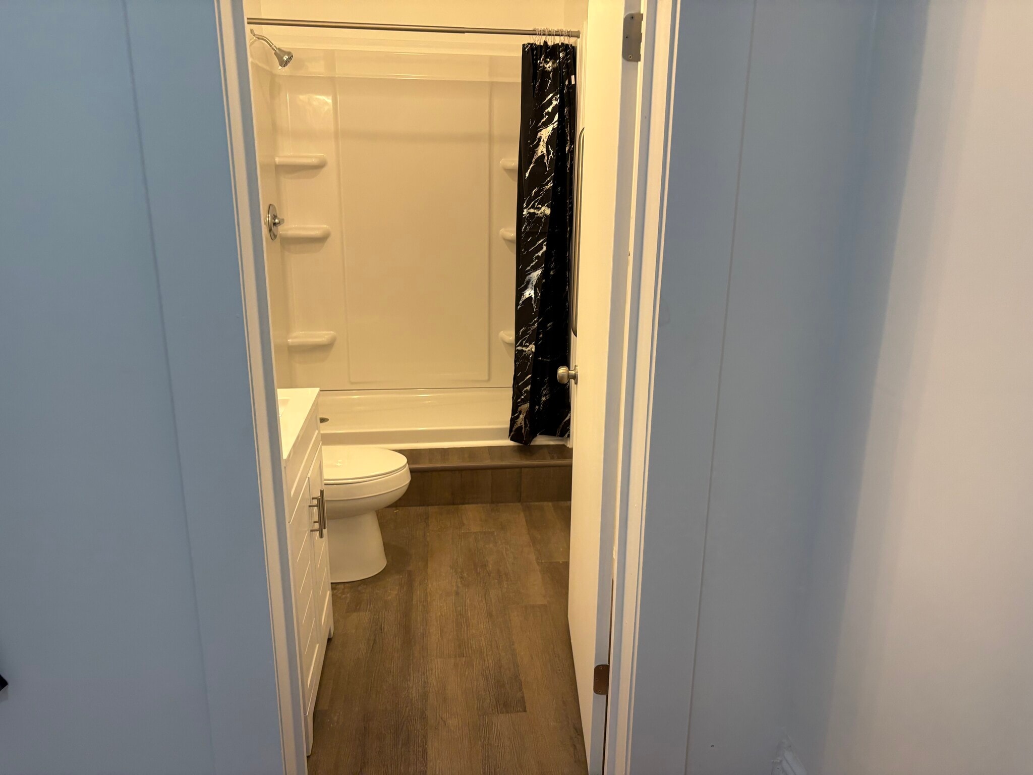 Shower only in main bedroom - 1328 Shepherd St