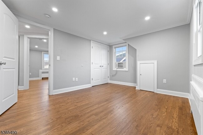 Building Photo - 86 Forest St