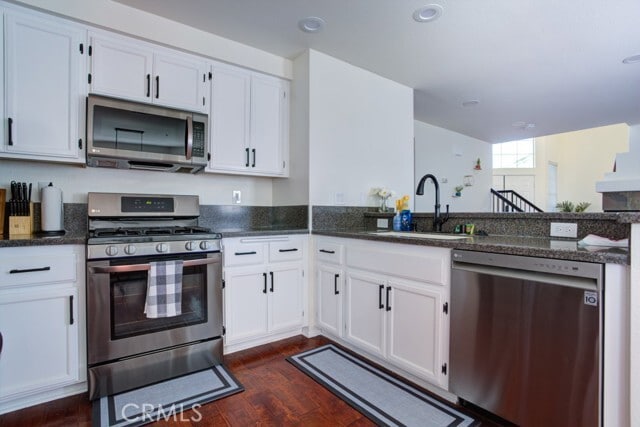 Building Photo - 14794 Goldenrain Dr