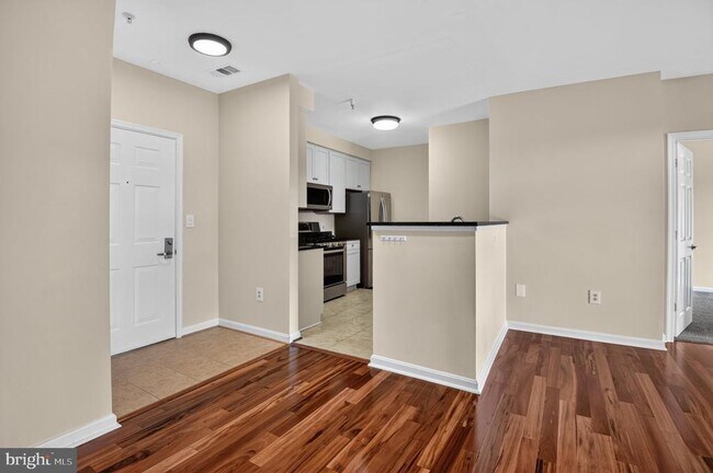 Building Photo - 801 S Greenbrier St