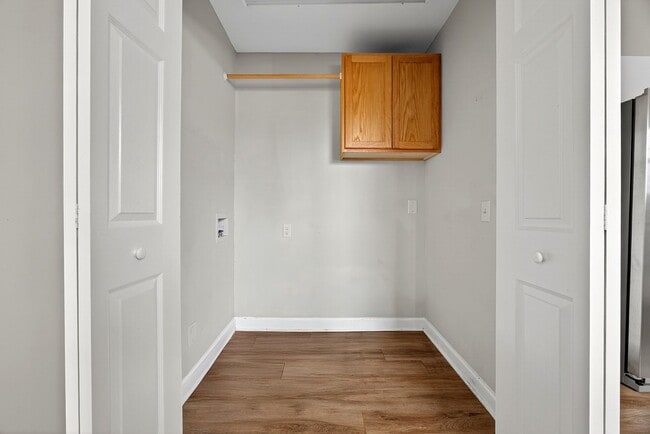 Building Photo - AVAILABLE NOW! ALL-BRICK RANCH IN WEST COLUMBIA!