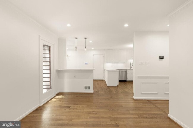 Building Photo - 1318 Round Oak Ct