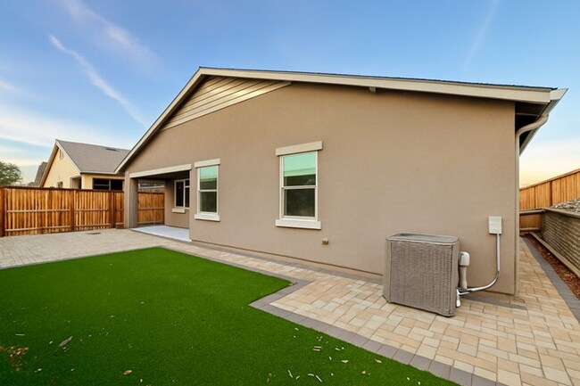 Building Photo - Stylish and Efficient 3 Bedroom Home