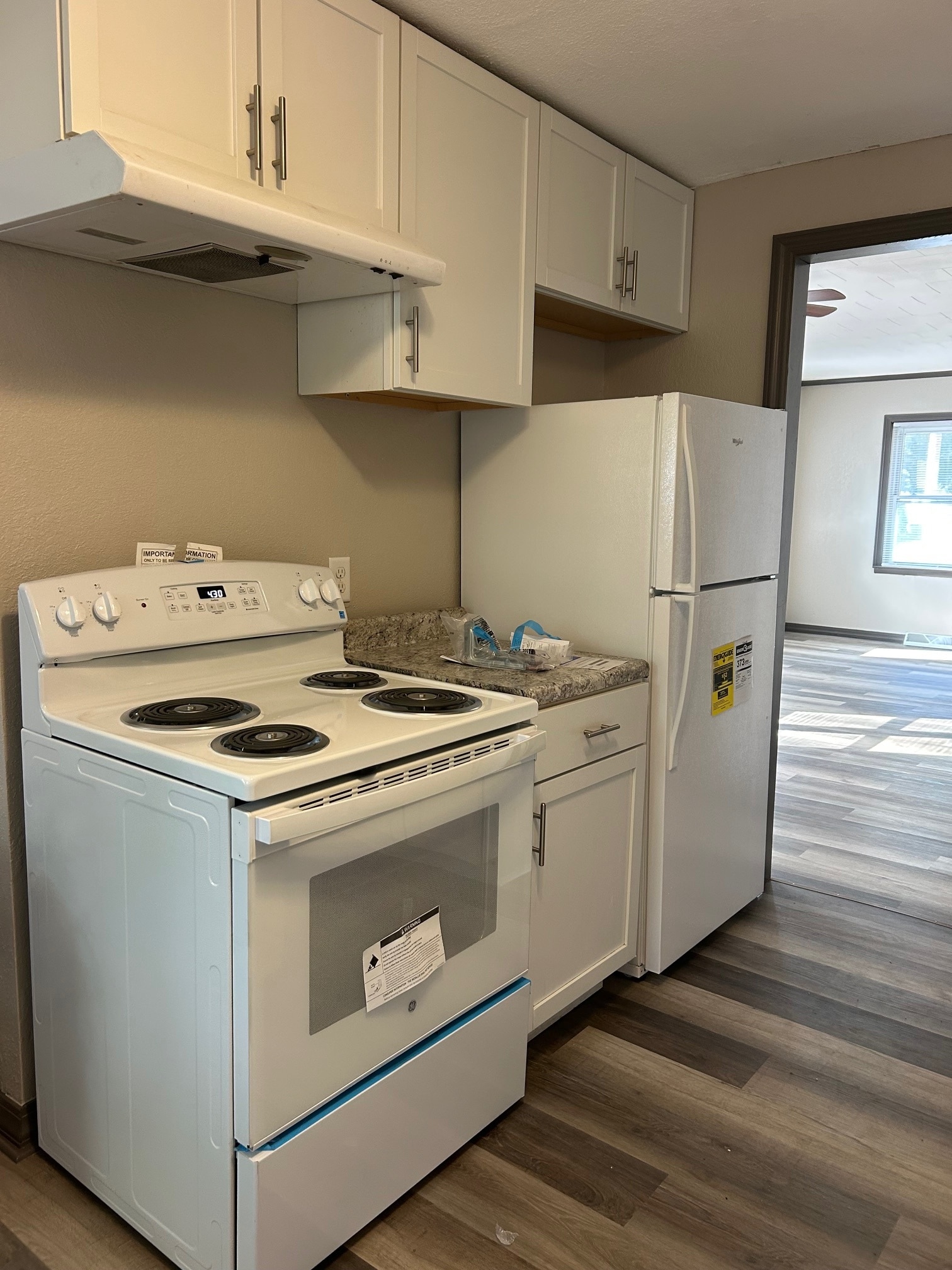 Brand New Appliances - 2523 Lyon St