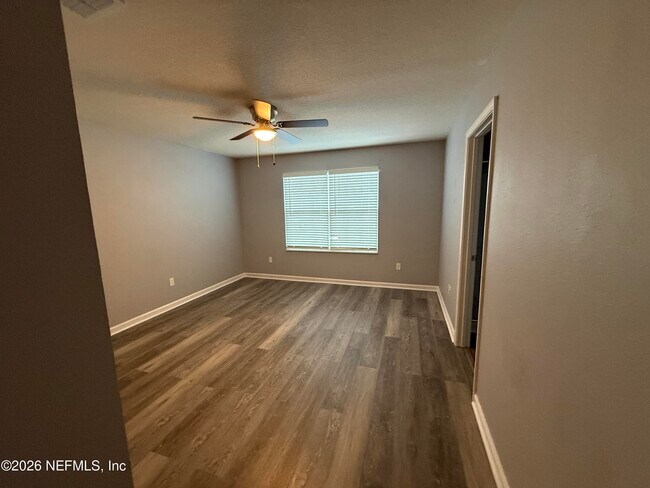 Building Photo - 8574 Newnan Lk Dr