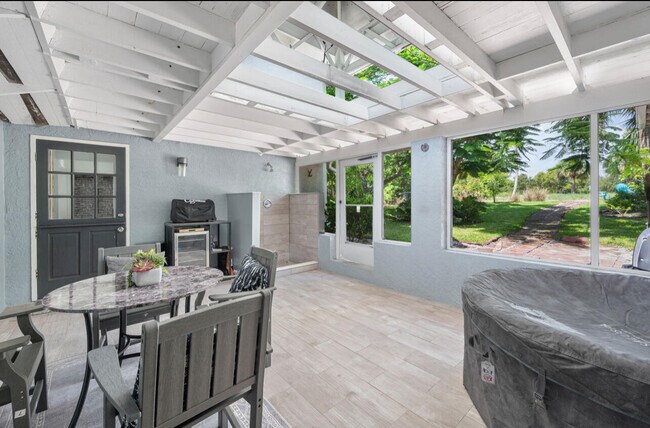 Building Photo - 12417 S Indian River Dr