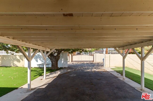 Building Photo - 11257 Collett Ave