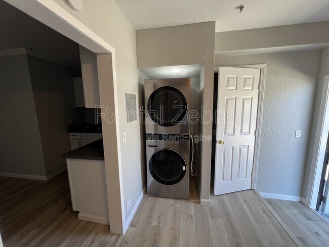 Building Photo - 343 Arlen Dr