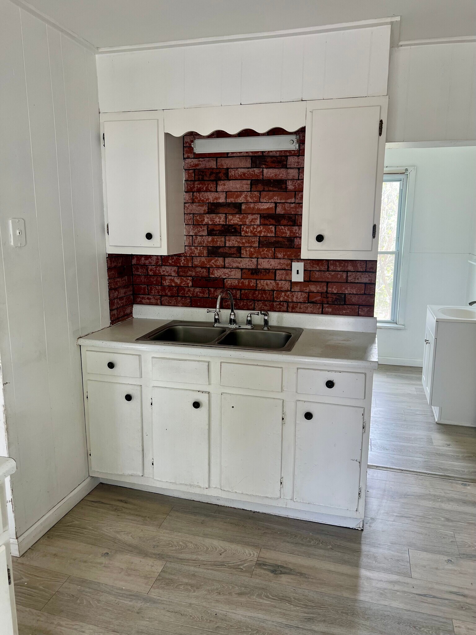 Kitchen sink area - 28 7th Ave