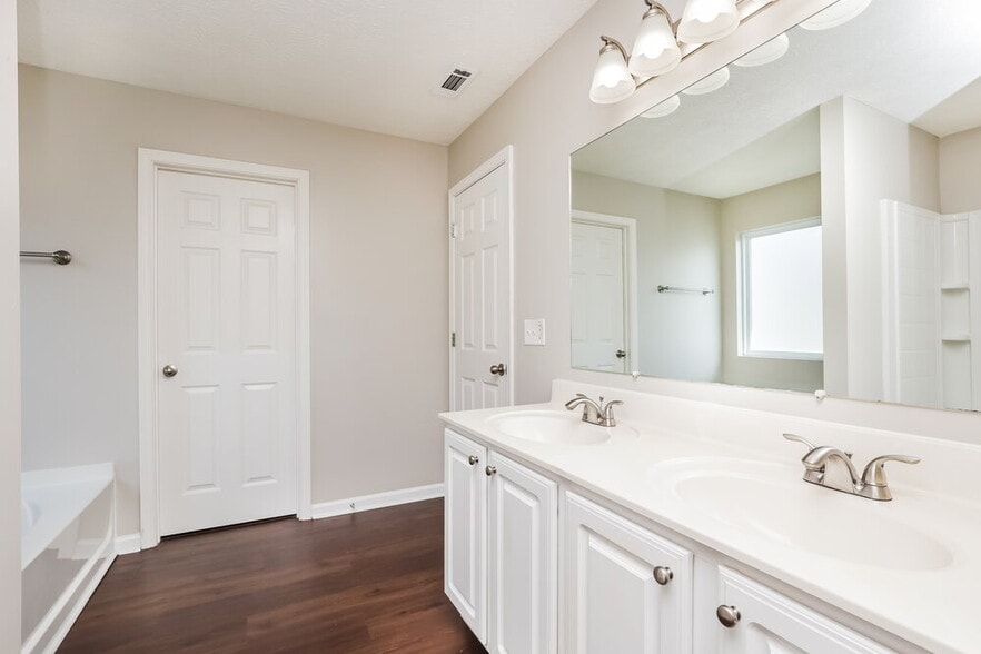 Building Photo - 227 Elderberry Way