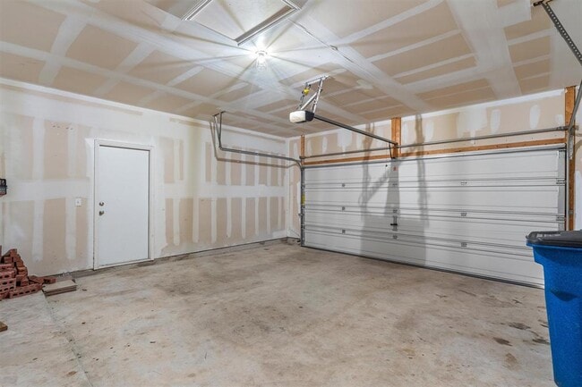 Building Photo - 7604 Knockfin Dr