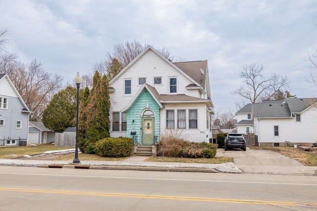 Building Photo - 1668 Oregon St