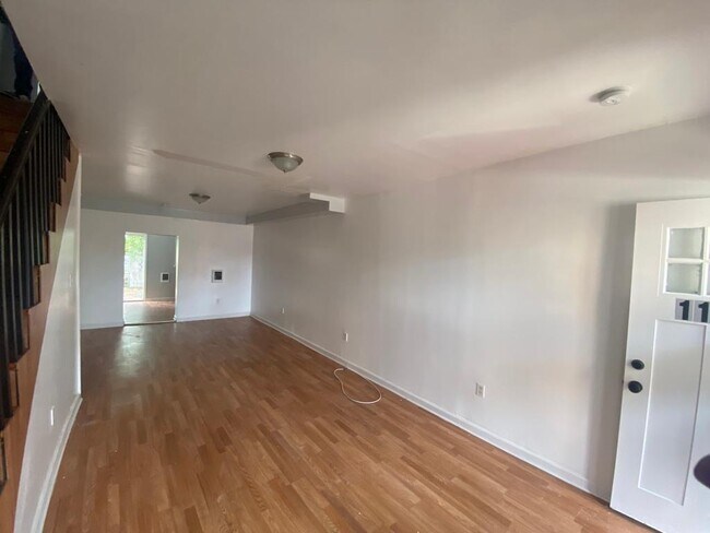 Building Photo - 1114 Jackson St