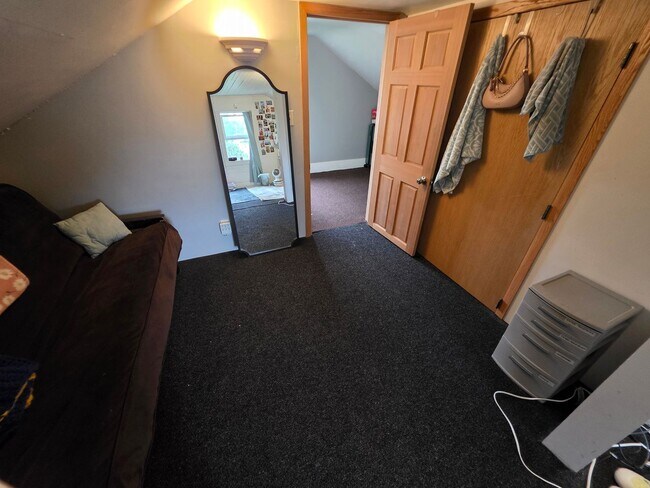 Building Photo - $1600| 4BD 1BA| 524 7th| Available 6/1/2026!