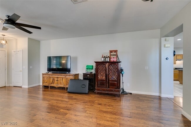 Building Photo - 1048 Painted Daisy Ave