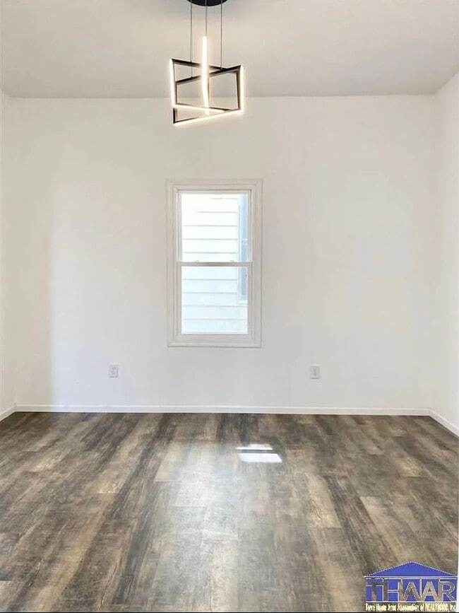 Building Photo - Move in by November 30th… and pay NO RENT ...