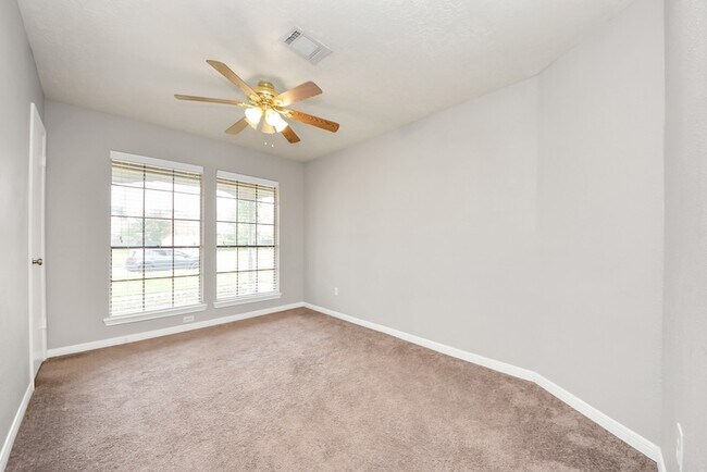 Building Photo - 15739 Oak Mountain Dr