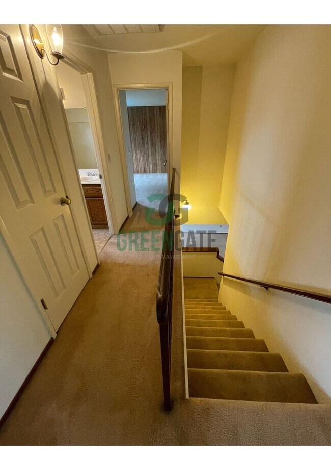 Building Photo - Beautiful 3 bedroom 2.5 Bath home READY NOW in MODESTO!! With POOL!!