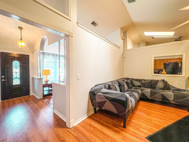 Building Photo - For Rent | Hidden Glen Community | 4 Bed, ...