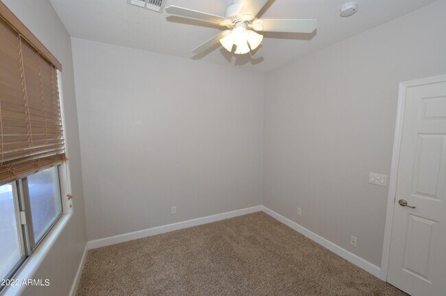 Building Photo - 4100 S Vineyard Ave