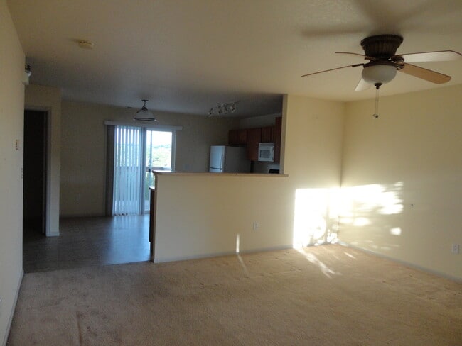 Building Photo - Single Family Home For Rent