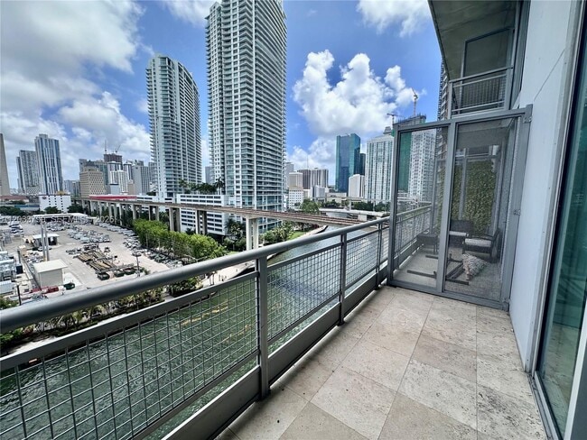 Building Photo - 690 SW 1st Ct